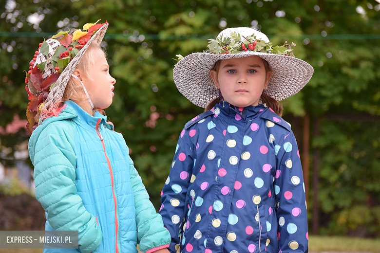 Dzieci witają jesień