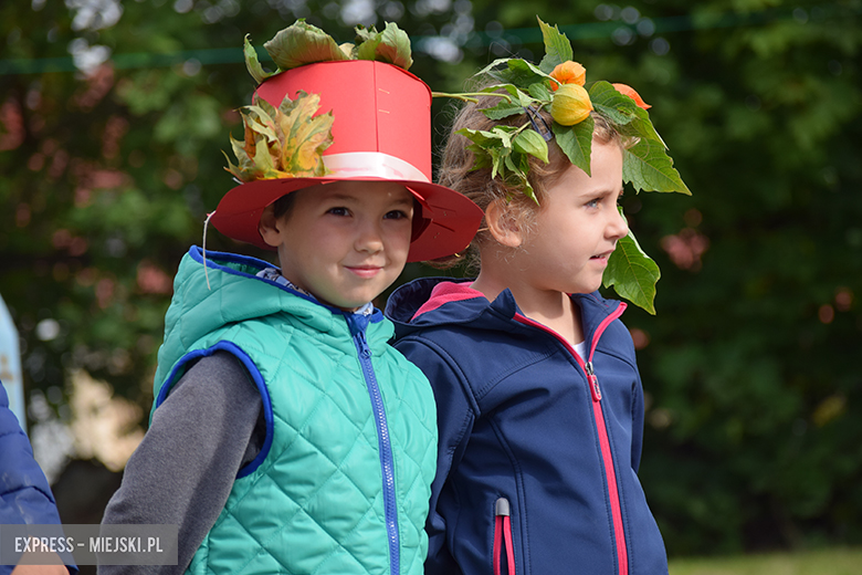 Dzieci witają jesień