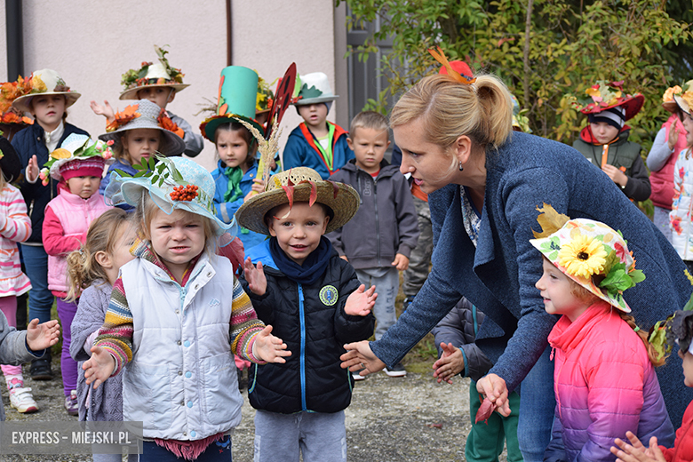 Dzieci witają jesień