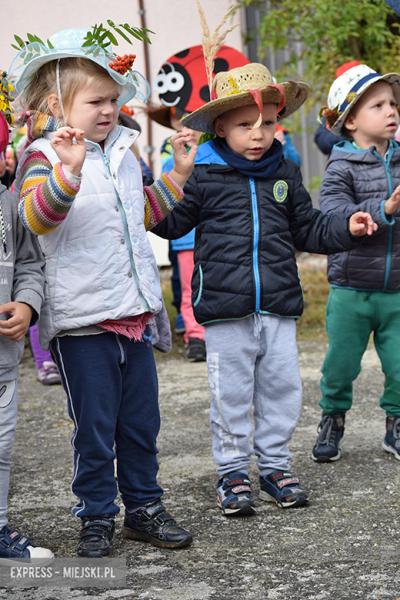 Dzieci witają jesień