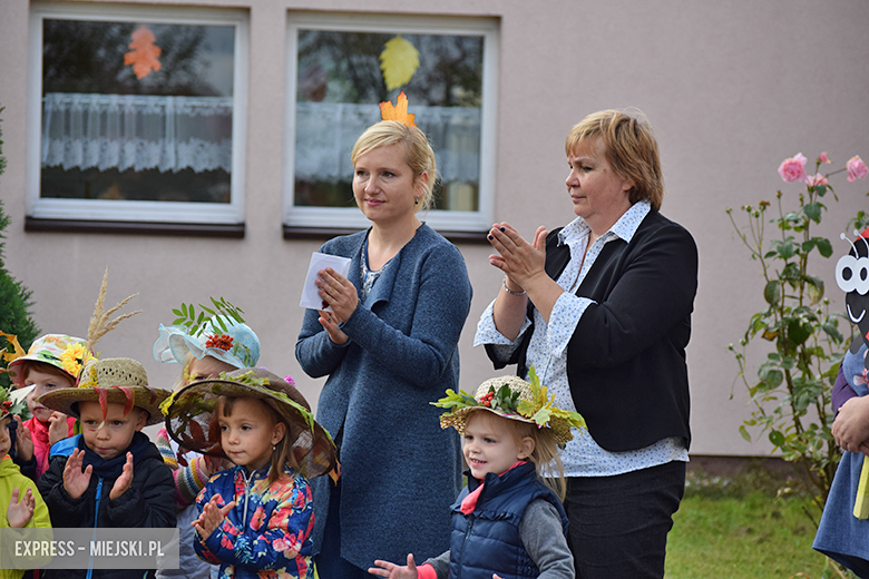 Dzieci witają jesień