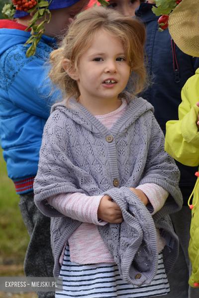 Dzieci witają jesień