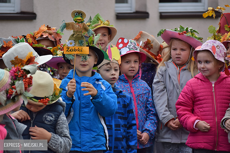 Dzieci witają jesień