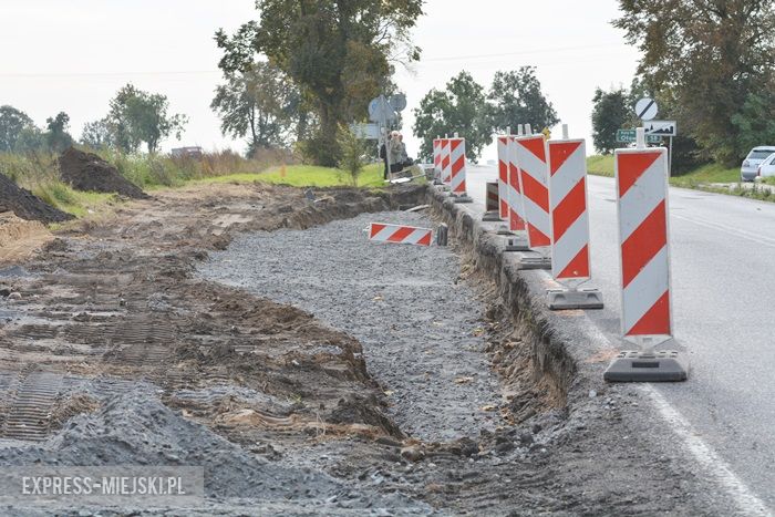 Plac budowy zatoczki autobusowej w Rakoszycach