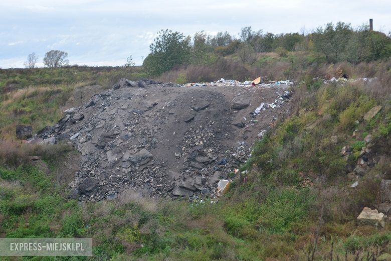 Dzikie wysypisko śmieci w Malczycach