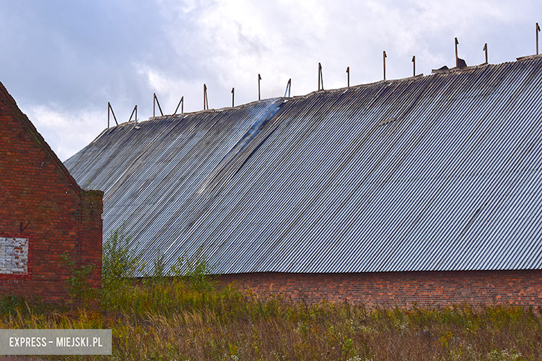Zniszczenia po pożarze magazynu w Malczycach