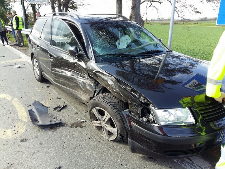 Zderzenie dwóch aut na zjeździe A4