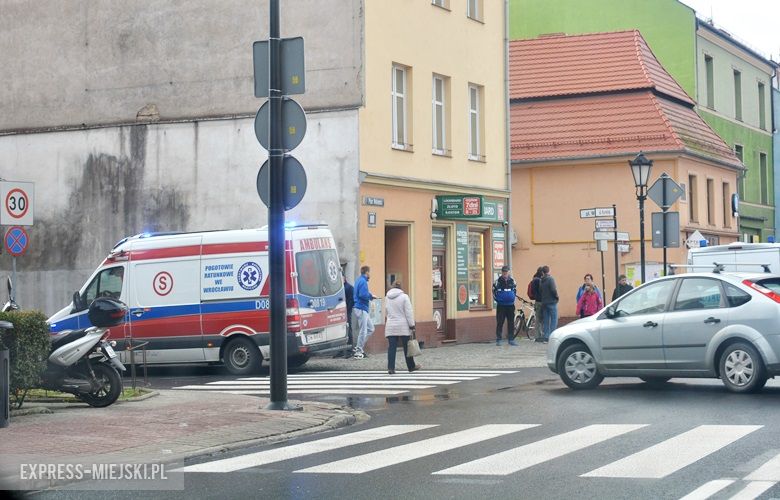 Osobówka potrąciła motorowerzystę w Środzie Ślaskiej