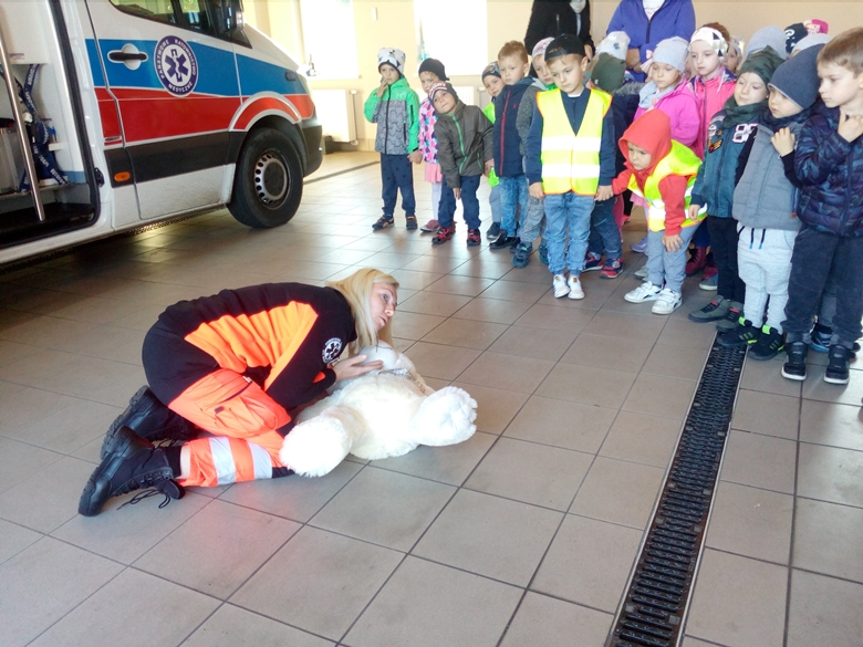 Wizyta przedszkolaków w pogotowiu ratunkowym