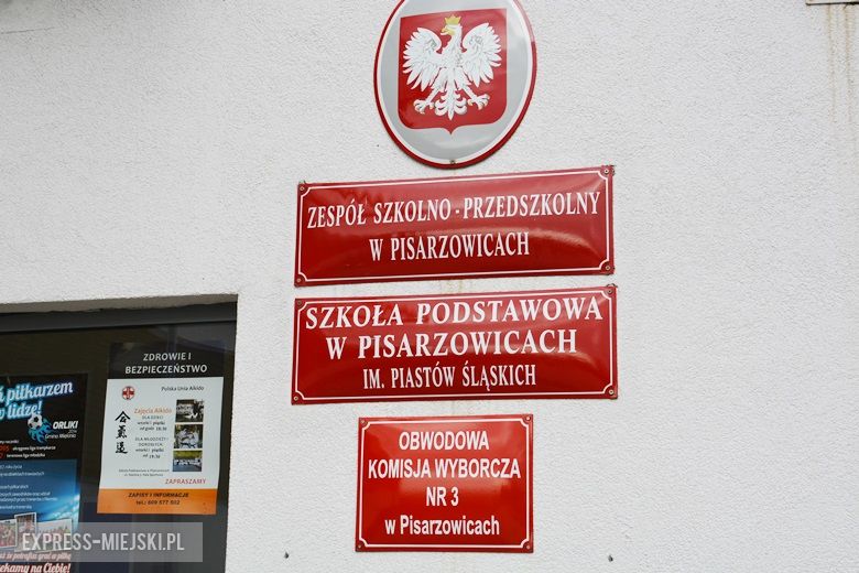 Szkoła w Pisarzowicach