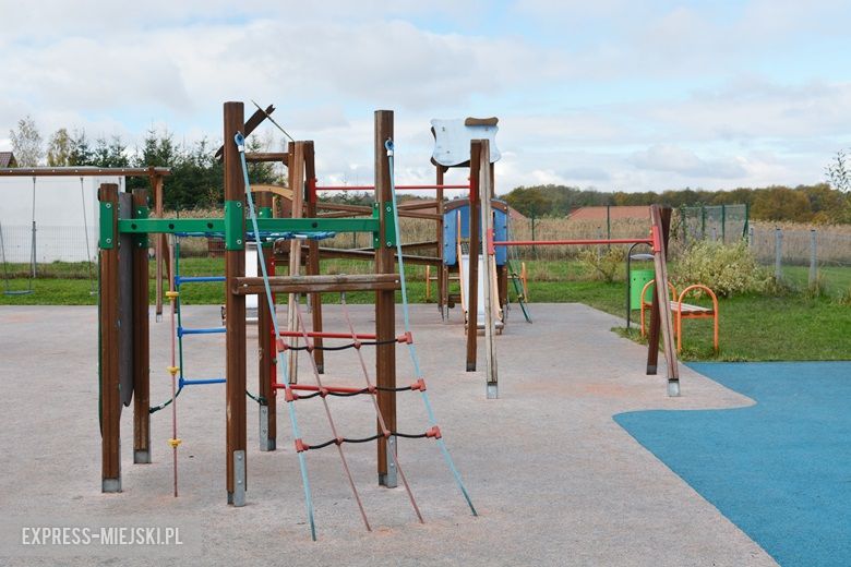 Szkoła w Pisarzowicach