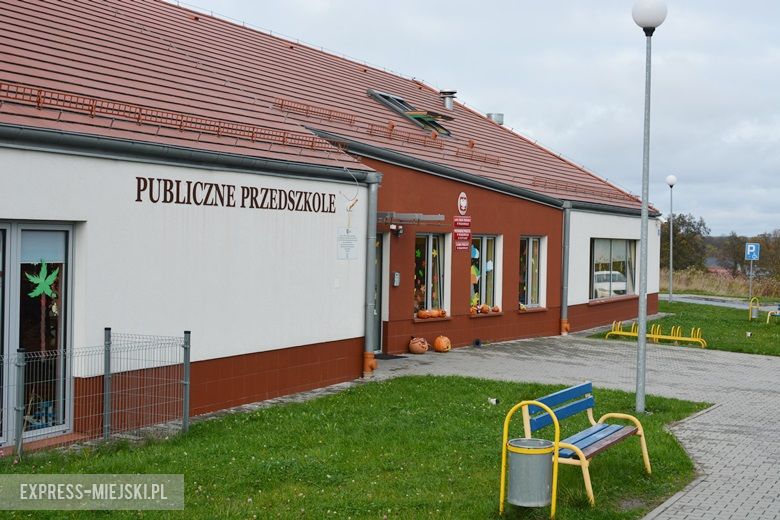 Szkoła w Pisarzowicach