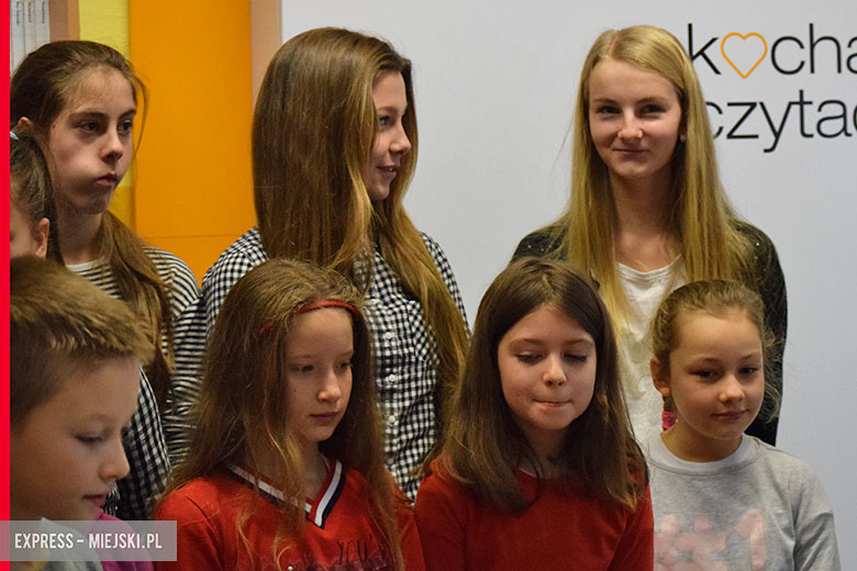 Amazon wręczył szkole książki