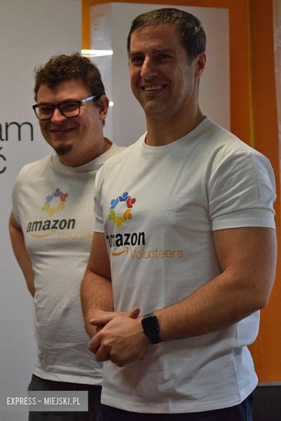 Amazon wręczył szkole książki