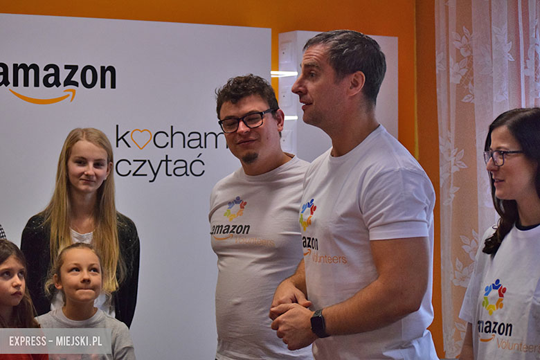 Amazon wręczył szkole książki