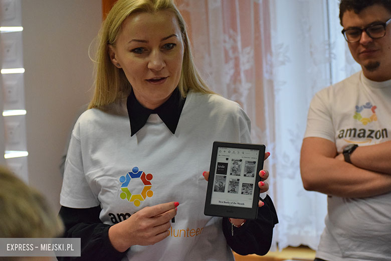 Amazon wręczył szkole książki