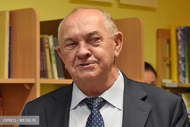 Amazon wręczył szkole książki