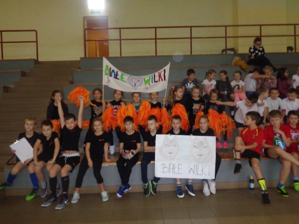 Turniej piłki nożnej w średzkiej podstawówce