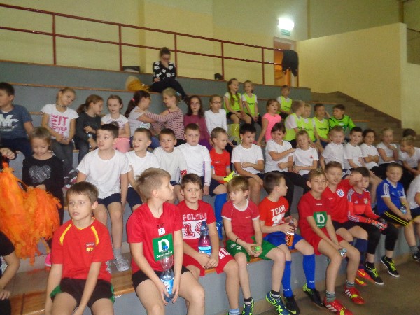 Turniej piłki nożnej w średzkiej podstawówce