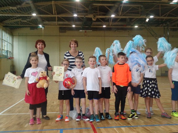 Turniej piłki nożnej w średzkiej podstawówce