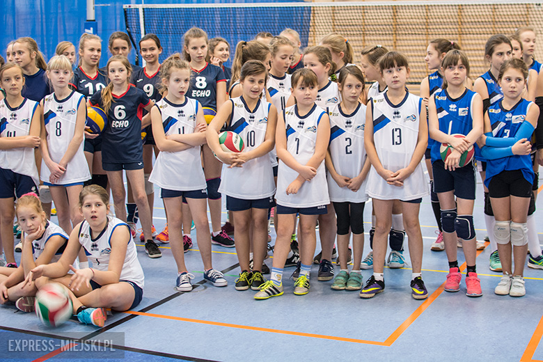 Około 200 dziewczynek wzięło udział w turnieju siatkówki w Malczycach