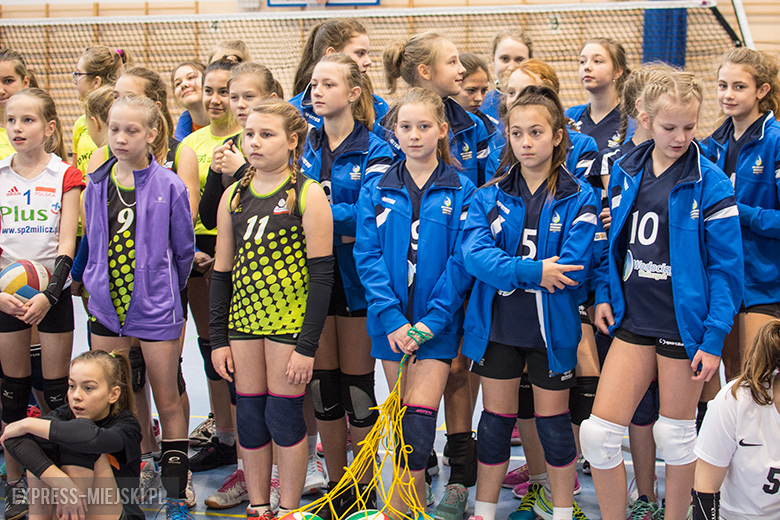 Około 200 dziewczynek wzięło udział w turnieju siatkówki w Malczycach