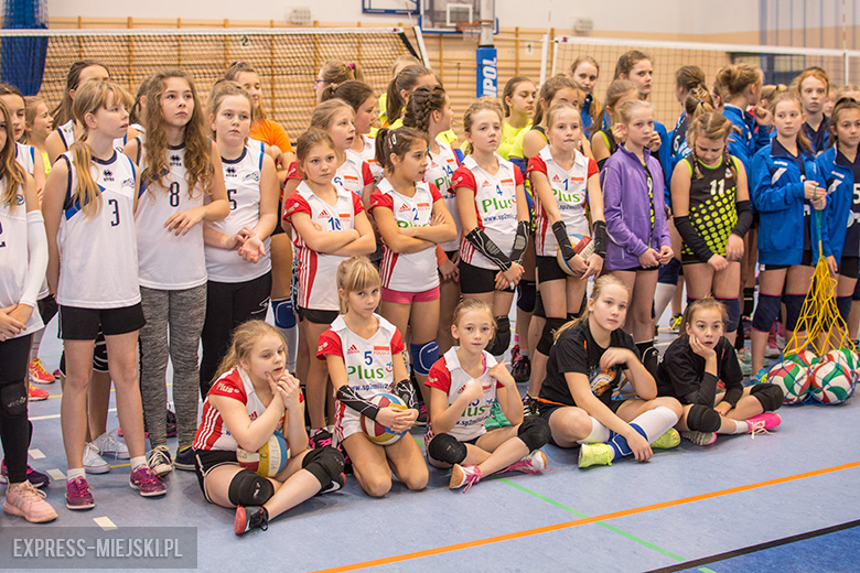 Około 200 dziewczynek wzięło udział w turnieju siatkówki w Malczycach