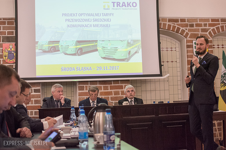 Sesja rady miejskiej poświęcona komunikacji gminnej