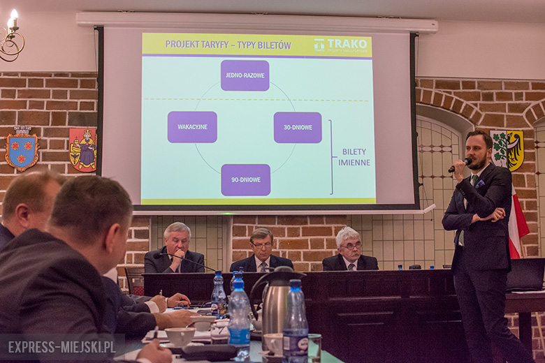Sesja rady miejskiej poświęcona komunikacji gminnej
