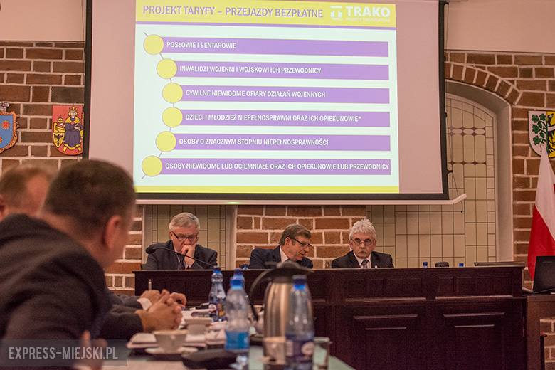 Sesja rady miejskiej poświęcona komunikacji gminnej