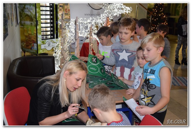 Zabawa na basenie z Mikołajem