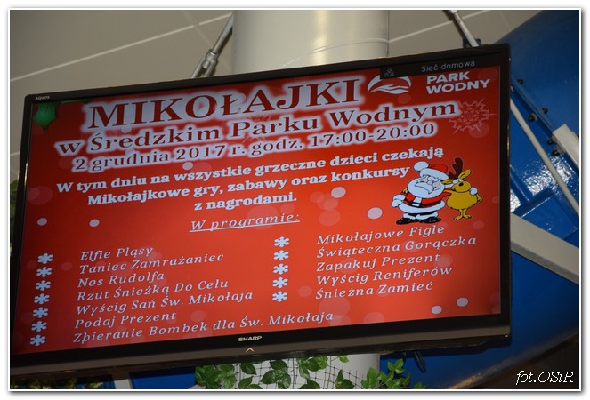 Zabawa na basenie z Mikołajem