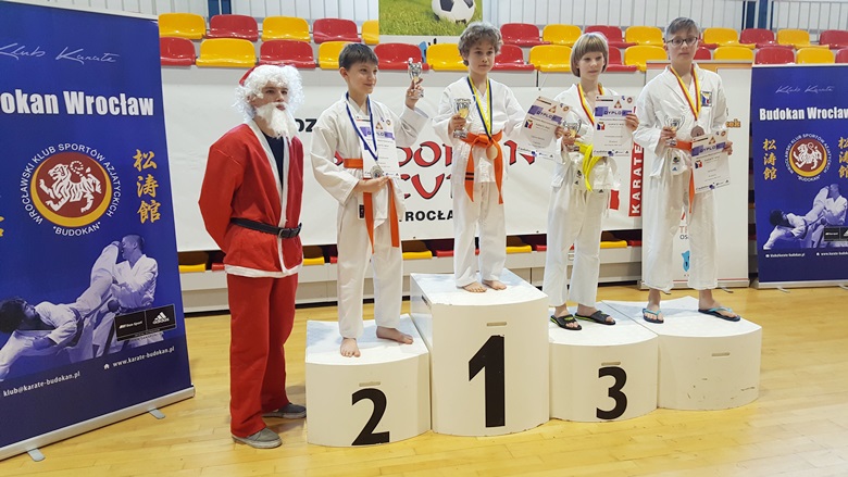 Średzcy karatecy zdobyli kolejne medale na zawodach