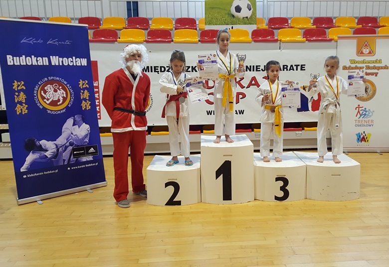 Średzcy karatecy zdobyli kolejne medale na zawodach