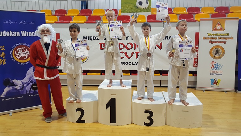 Średzcy karatecy zdobyli kolejne medale na zawodach