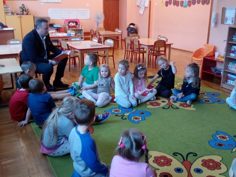 Wizyta starosty u przedszkolaków