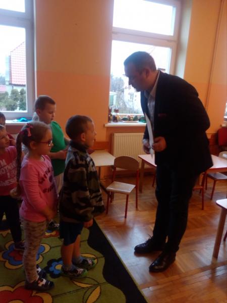 Wizyta starosty u przedszkolaków