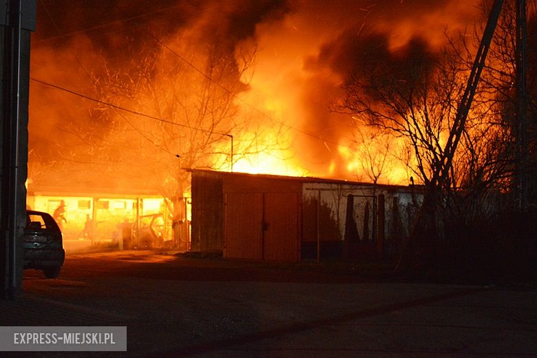 Pożar garażu w Rakoszycach