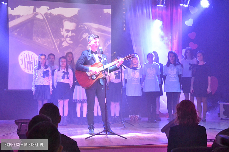 "Mam biało- czerwone serce" dla X Wrocławskiego Pułku Dowodzenia