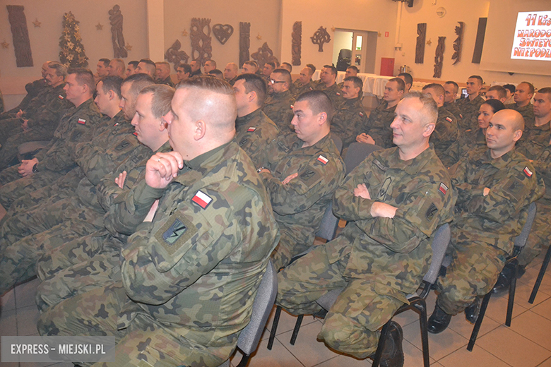 "Mam biało- czerwone serce" dla X Wrocławskiego Pułku Dowodzenia