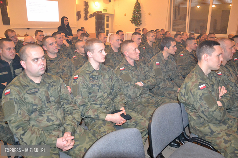 "Mam biało- czerwone serce" dla X Wrocławskiego Pułku Dowodzenia