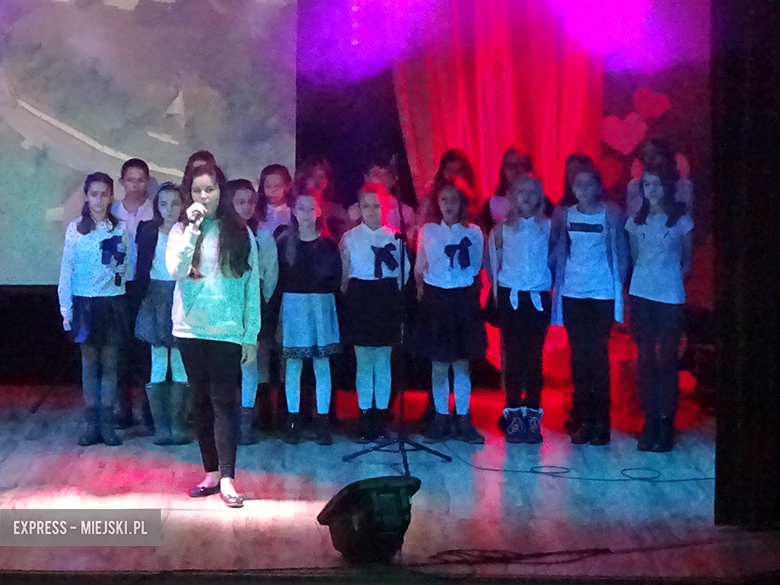 "Mam biało- czerwone serce" dla X Wrocławskiego Pułku Dowodzenia