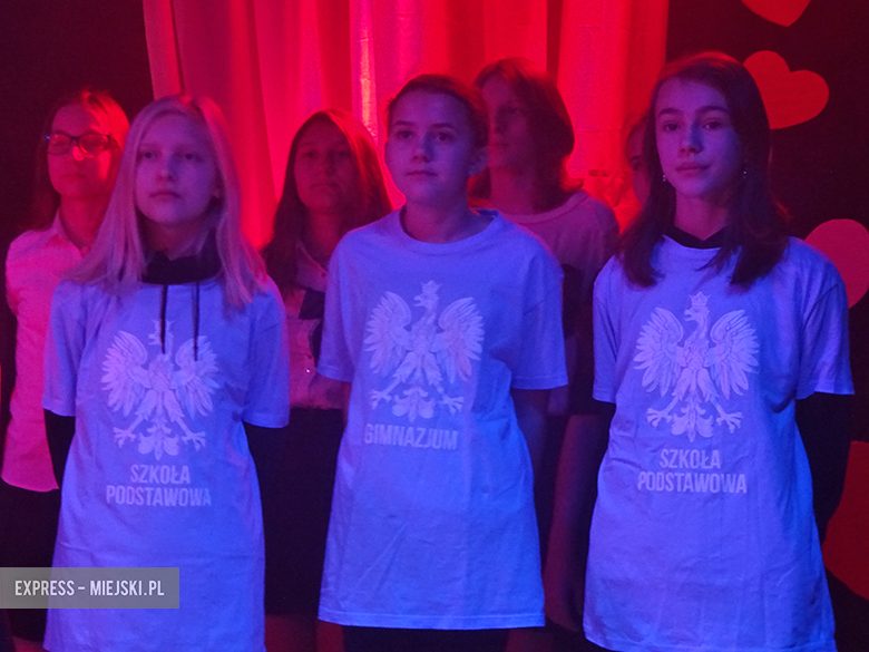 "Mam biało- czerwone serce" dla X Wrocławskiego Pułku Dowodzenia