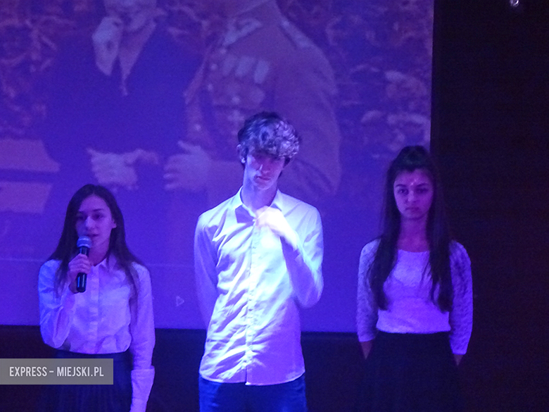 "Mam biało- czerwone serce" dla X Wrocławskiego Pułku Dowodzenia