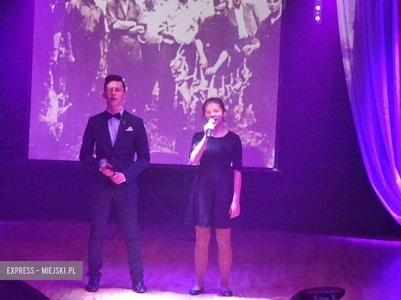 "Mam biało- czerwone serce" dla X Wrocławskiego Pułku Dowodzenia