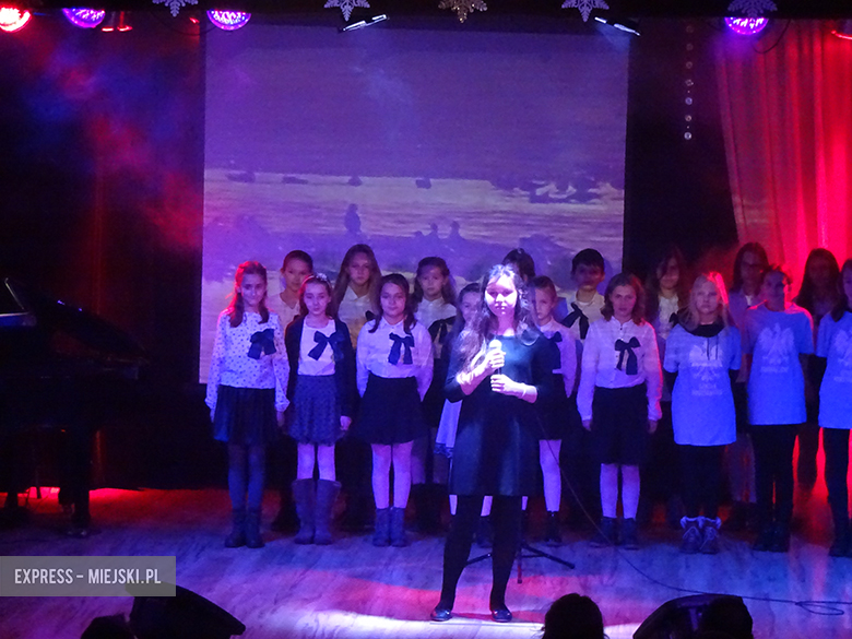 "Mam biało- czerwone serce" dla X Wrocławskiego Pułku Dowodzenia