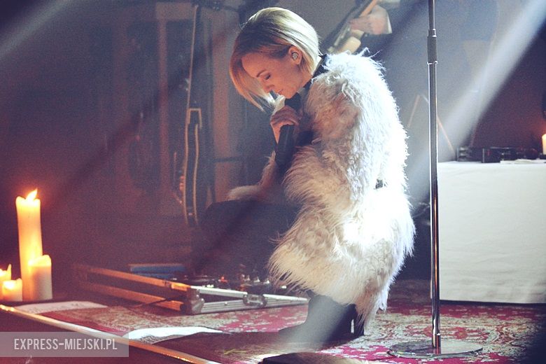 Wspólne kolędowanie z Anną Wyszkoni