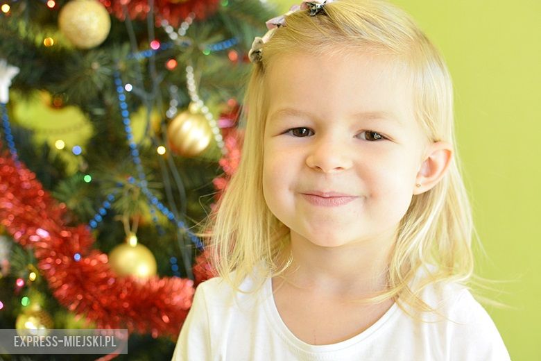 Lilia - W wigilię na stole jest 12 potraw. Najbardziej lubię jeść rybę. Po kolacji idę z moimi rodzicami na pasterkę.