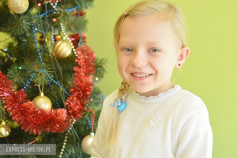 Dominika - Najbardziej na wigilii lubię jeść barszcz czerwony z uszkami. Dzielę się z moimi rodzicami i bratem opłatkiem i życzę im wtedy dużo zdrowia.