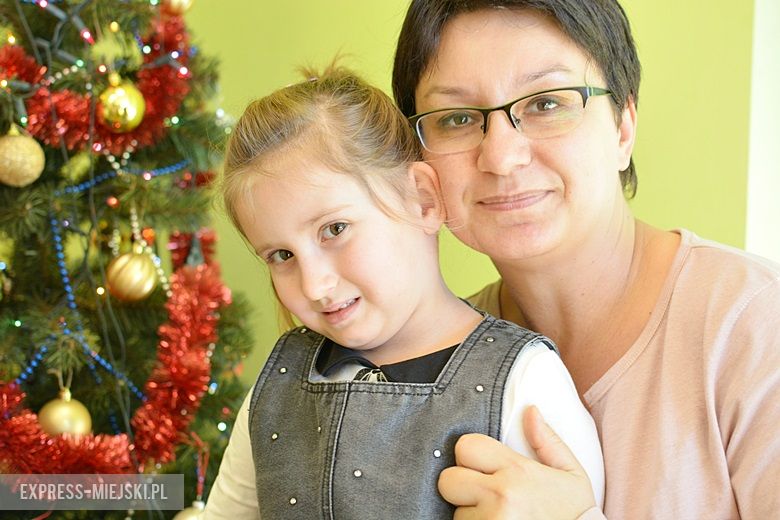 Julia - Boże Narodzenie kojarzy mi się z choinką, prezentami i śniegiem. Chciałabym w tym roku dostać lalkę, która śpiewa.